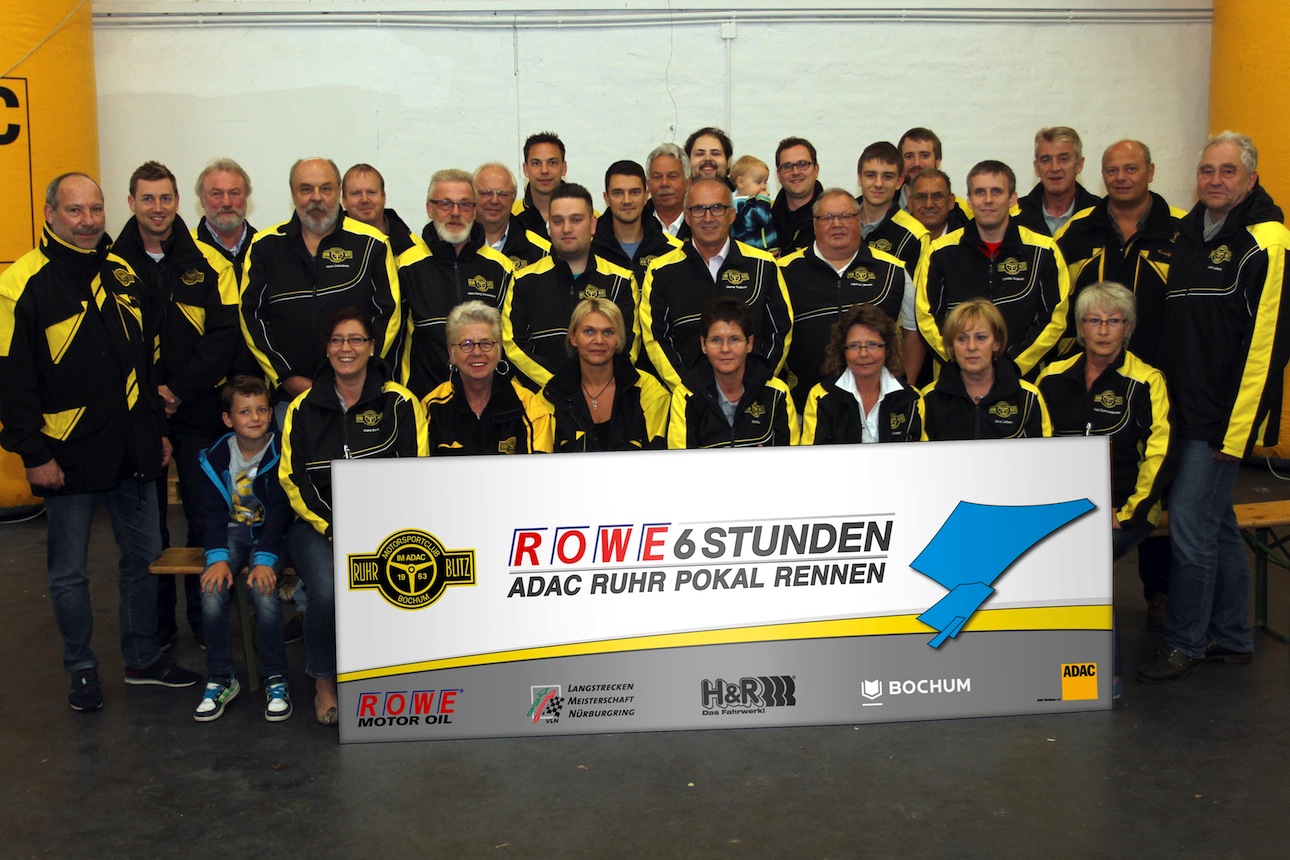 2016_Ruhr-Blitz Gruppenfoto 6 h-Rennen ROWE WEB.jpg
